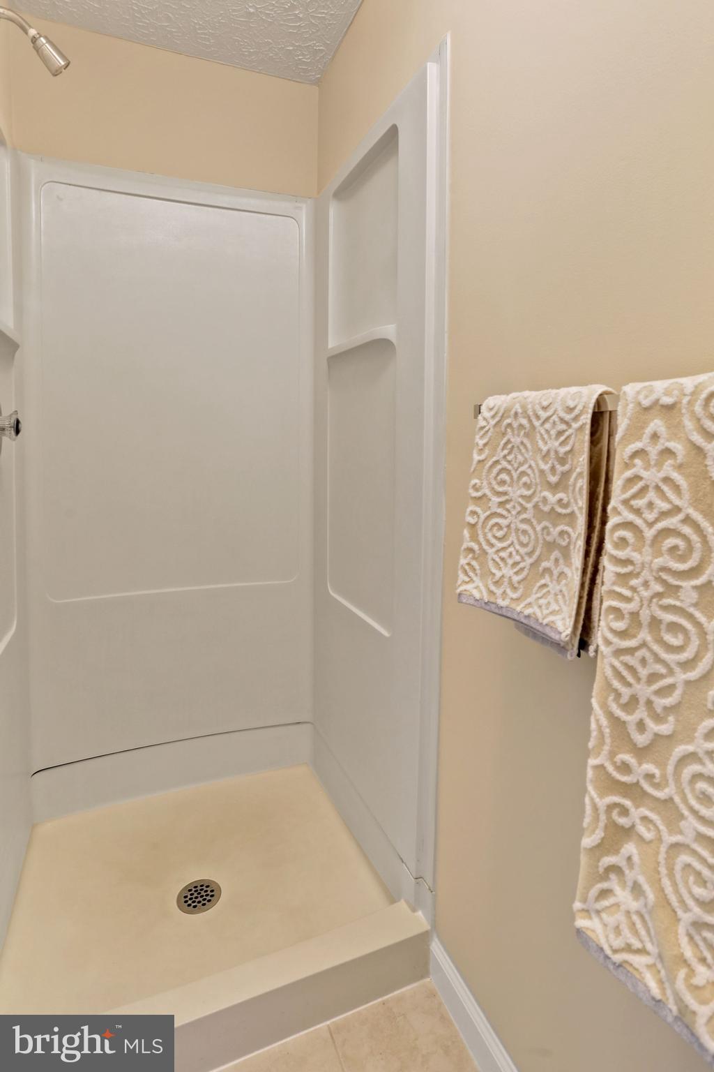 MONTIVIDEO SQUARE - Residential Lease