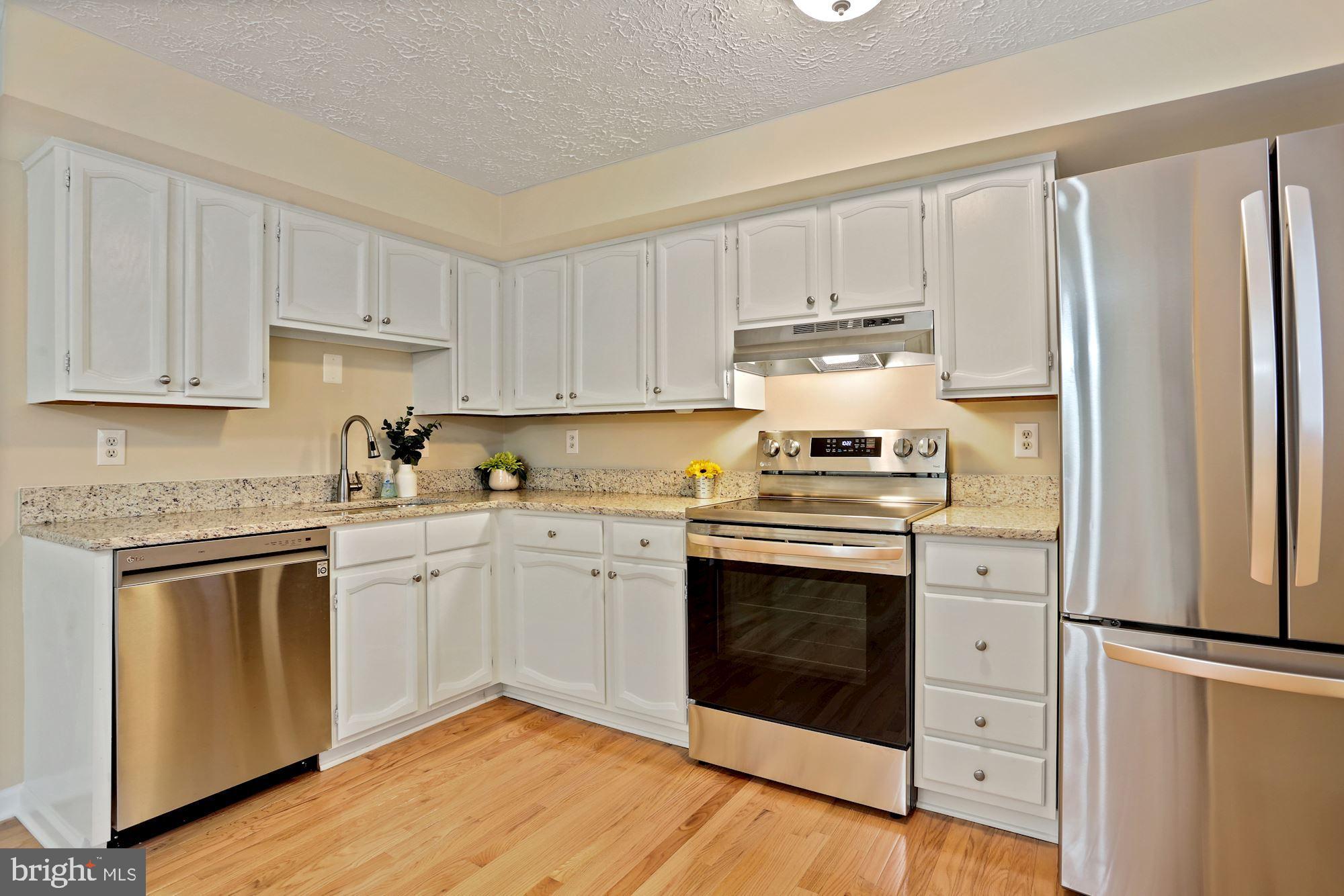 MONTIVIDEO SQUARE - Residential Lease