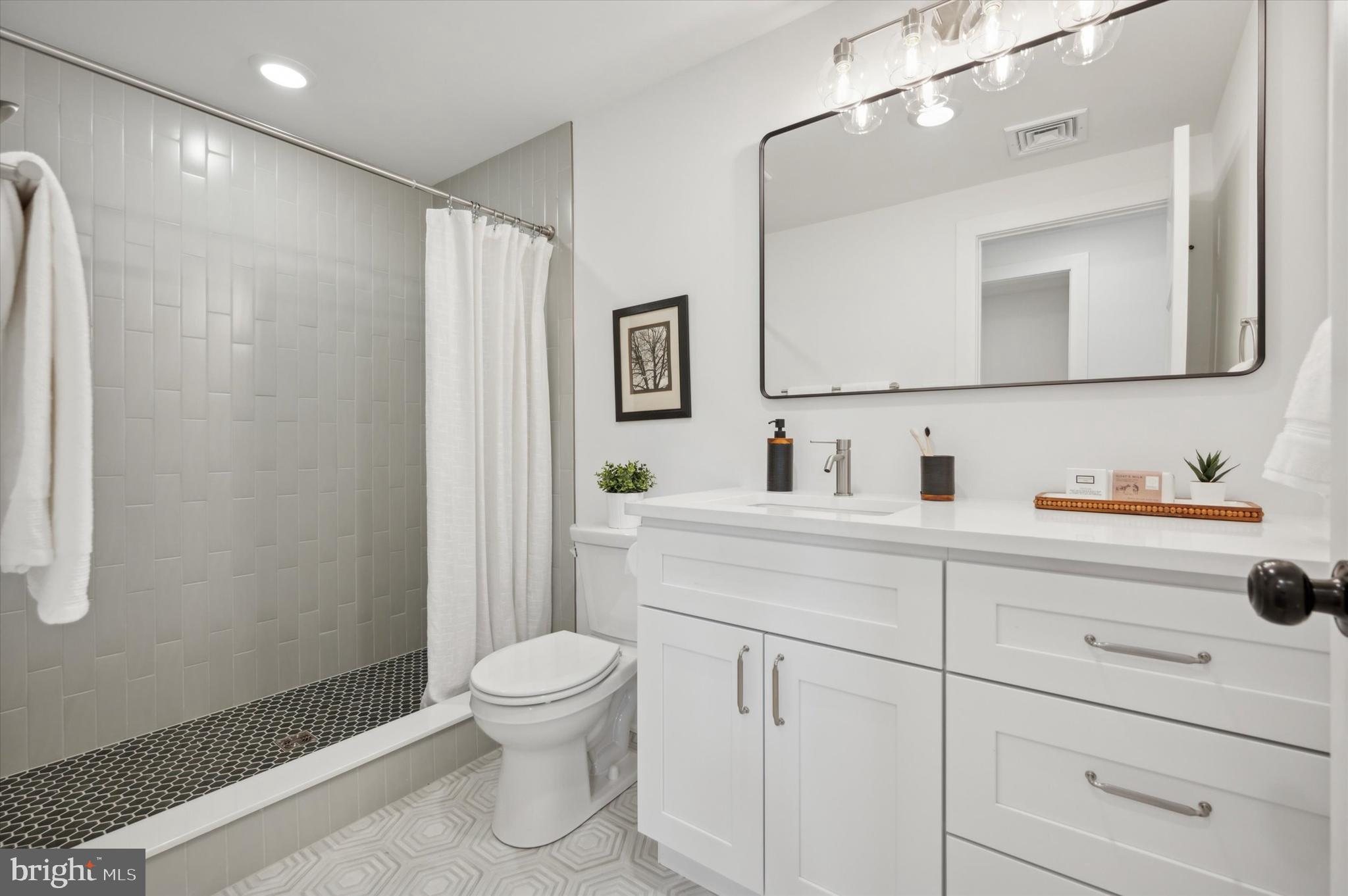 LAFAYETTE HILL - Residential