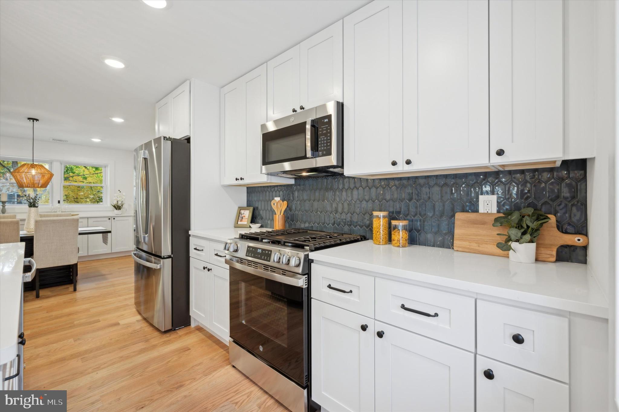 LAFAYETTE HILL - Residential