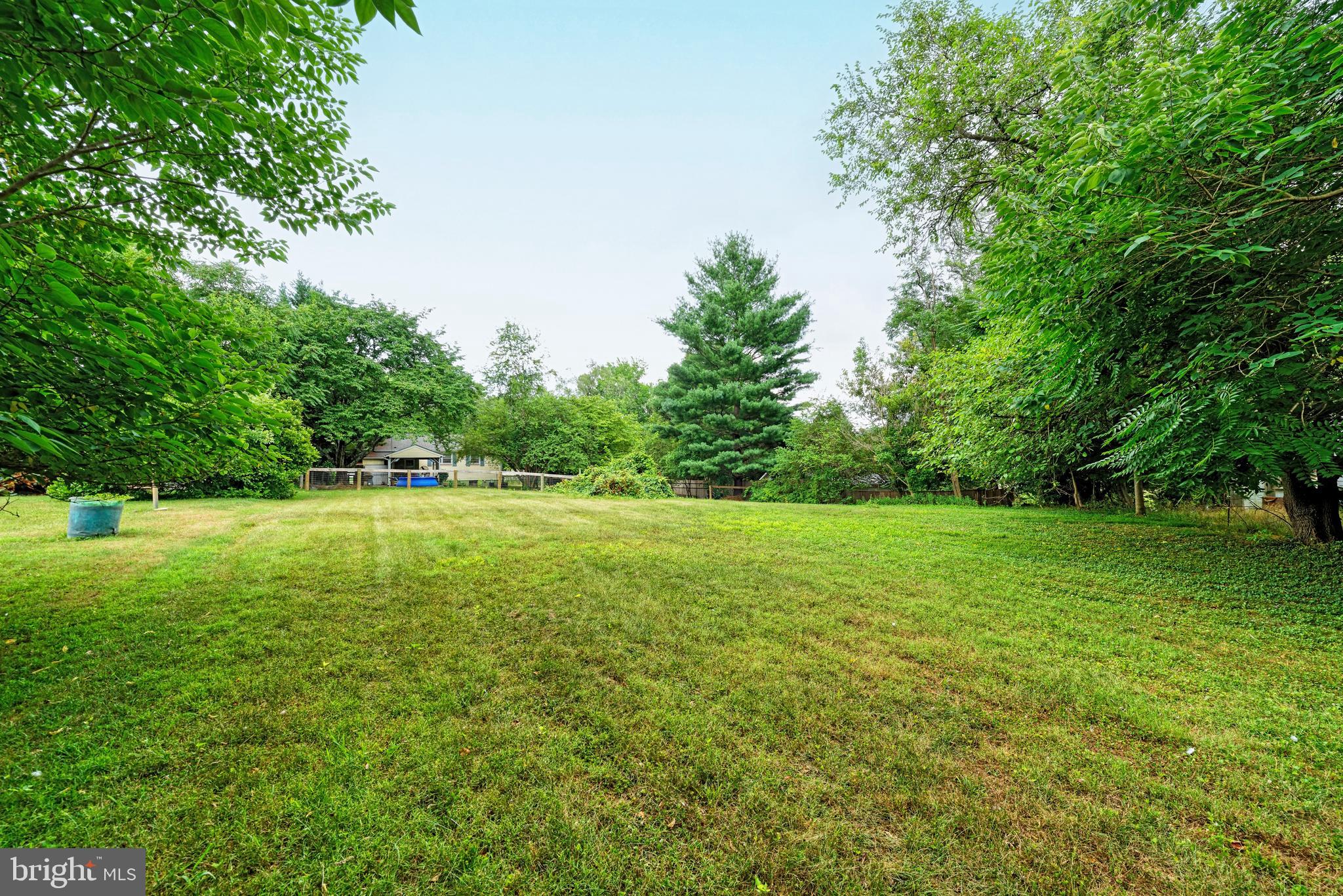 DADE ESTATES - Land