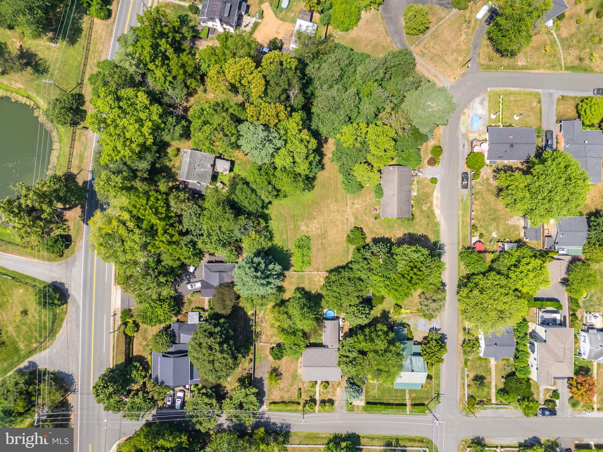DADE ESTATES - Land