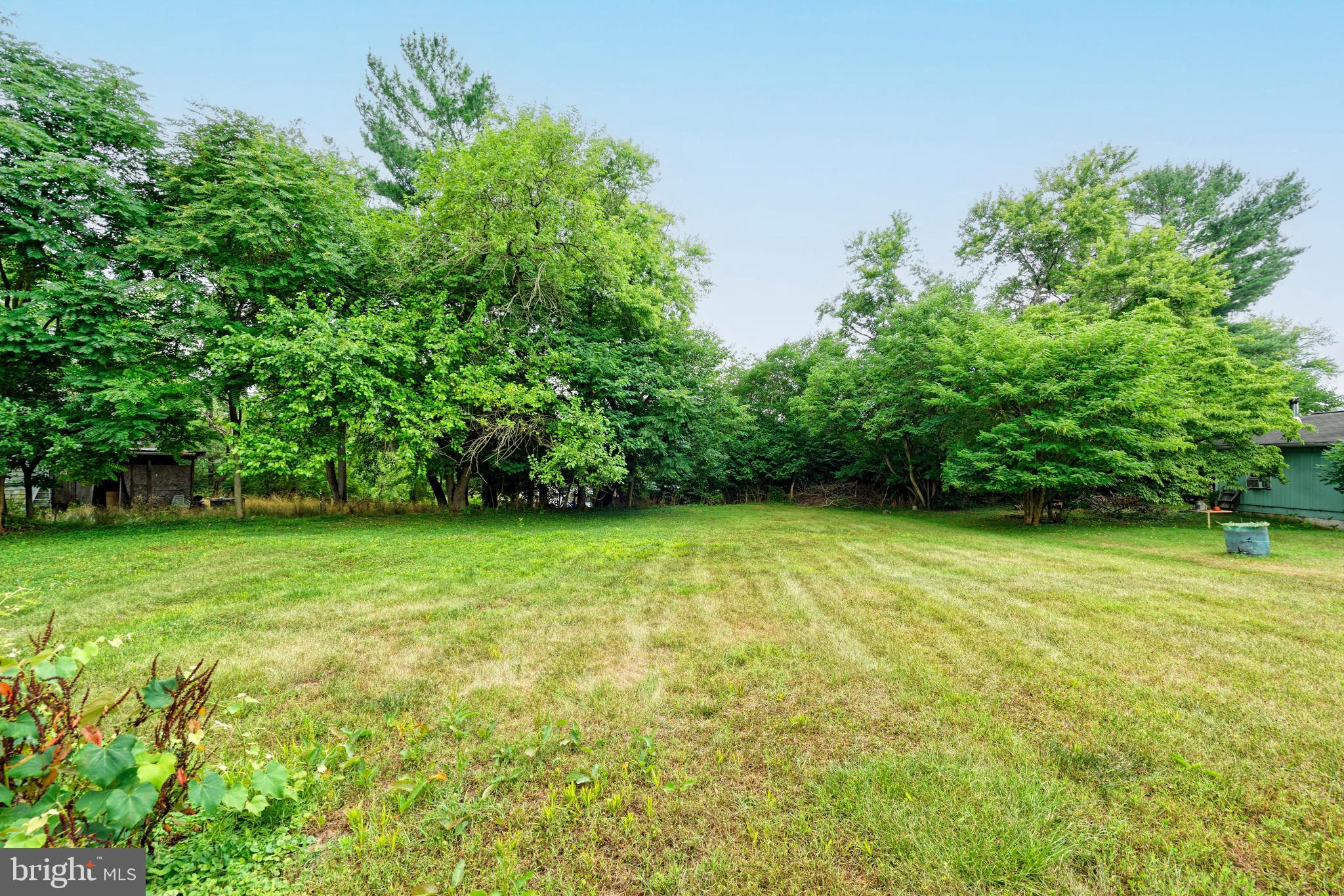 DADE ESTATES - Land
