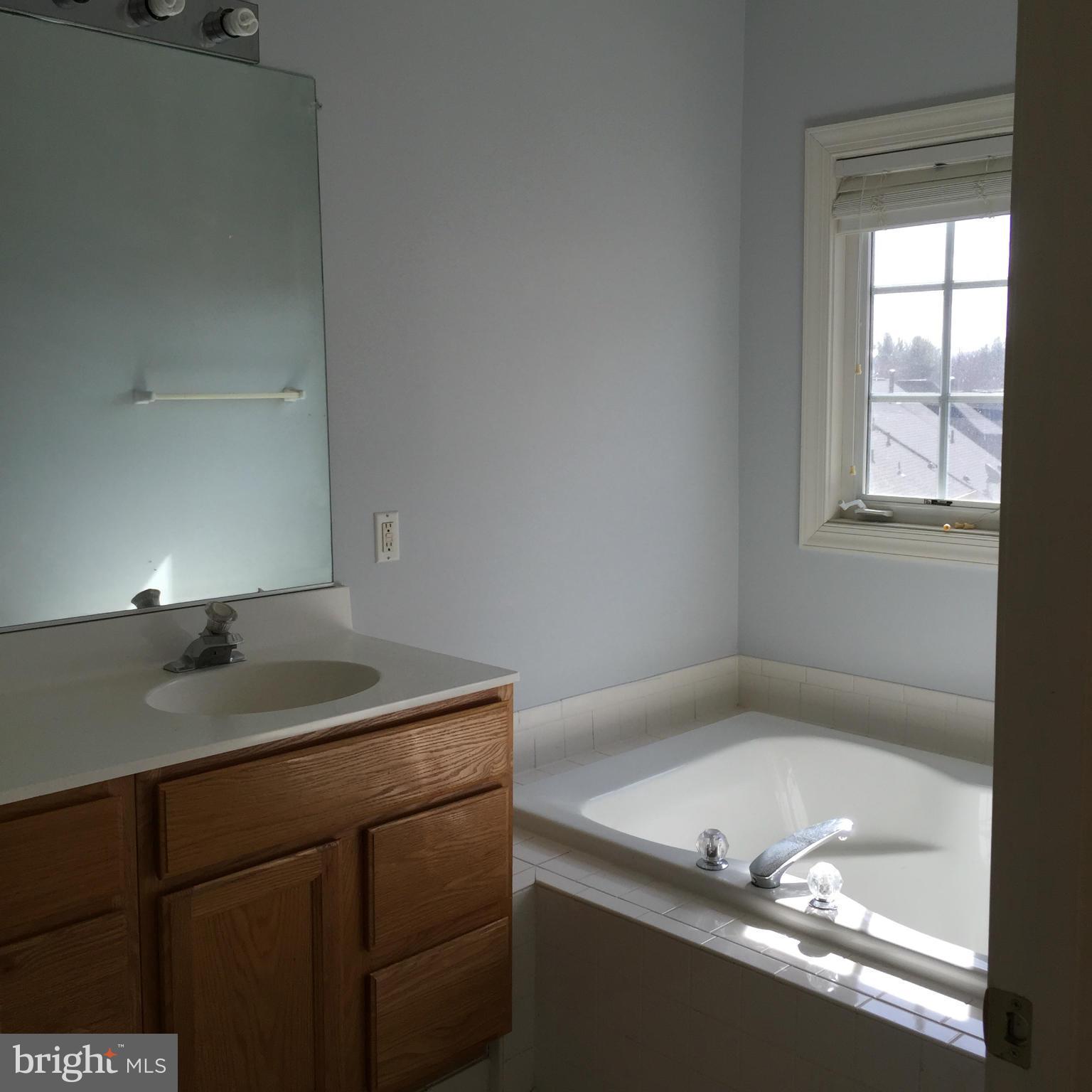 QUINCE ORCHARD PARK - Residential Lease