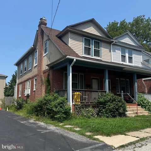Townhouse For Sale - 16 N Wyoming Avenue<br/> Montgomery County, ARDMORE, PA 19003