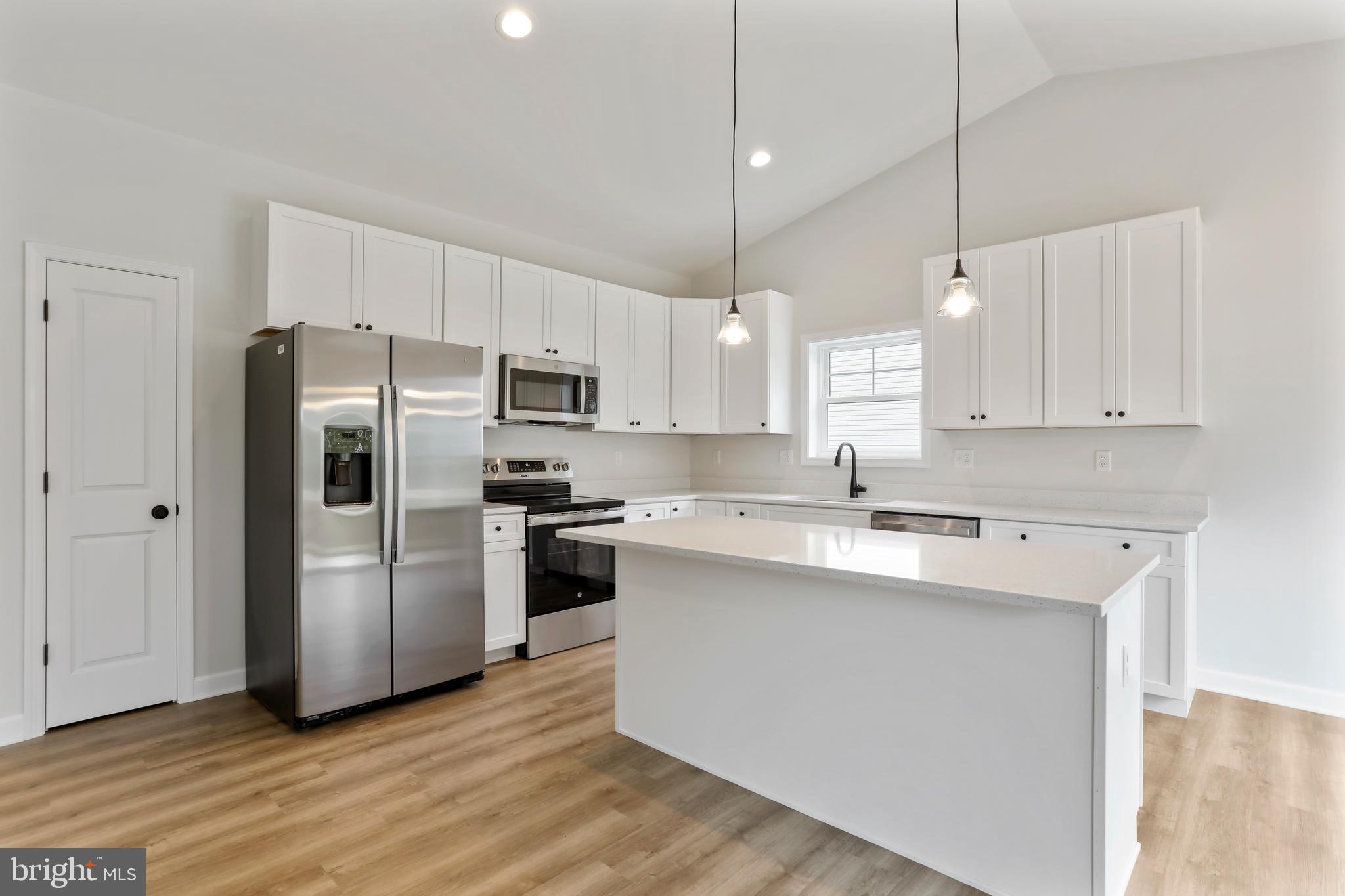 MIDDLE CREEK VISTAS - Residential