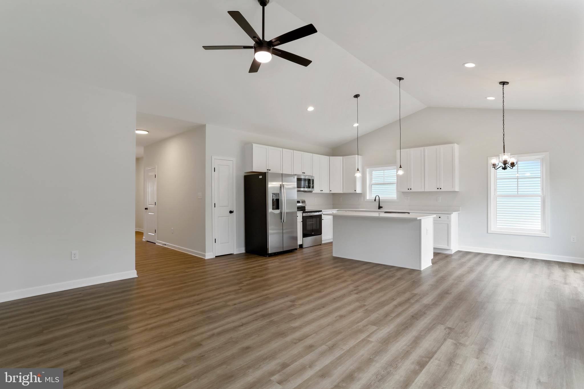 MIDDLE CREEK VISTAS - Residential