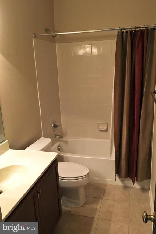 SOUTH RIDING - Residential Lease