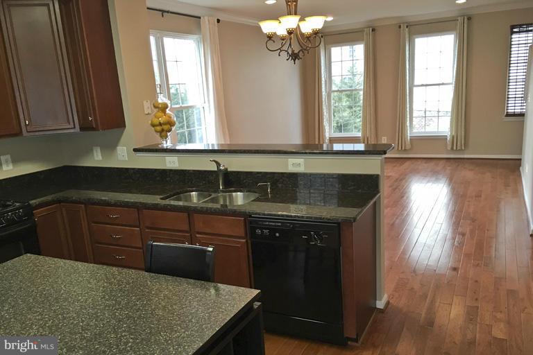 SOUTH RIDING - Residential Lease