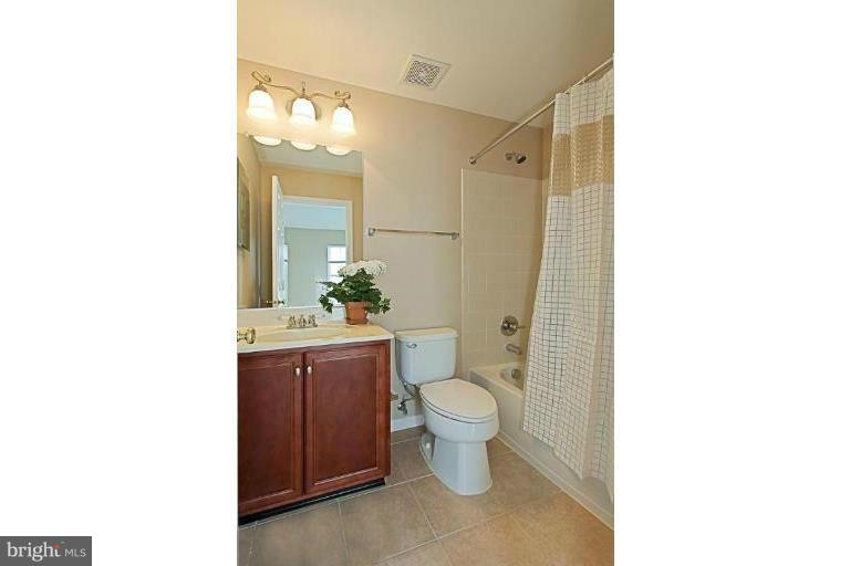 SOUTH RIDING - Residential Lease