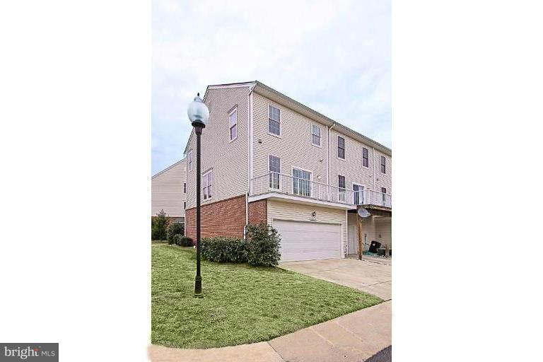 SOUTH RIDING - Residential Lease