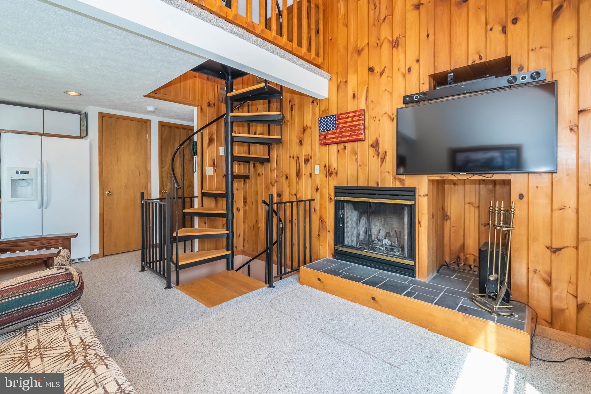 135 JEFFREY LANE 19D