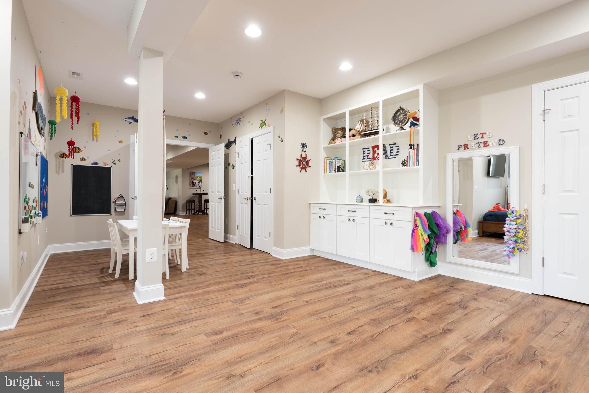 DOMINION VALLEY COUNTRY CLUB - Residential