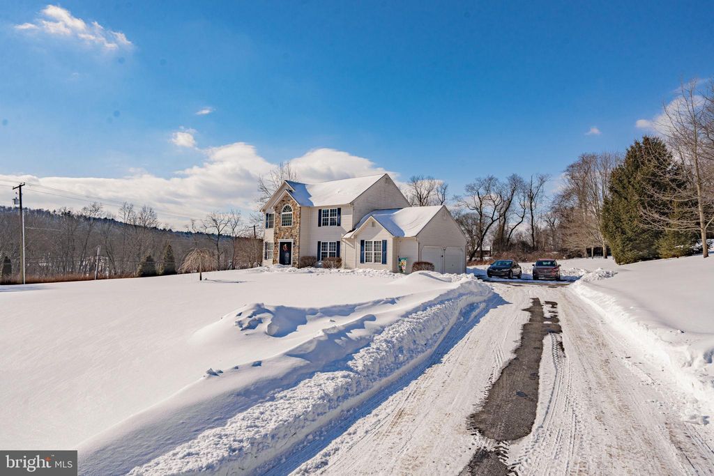 Photo of 35 Ridgeview Drive, LEHIGHTON, PA 18235 (MLS # PACC2007120)