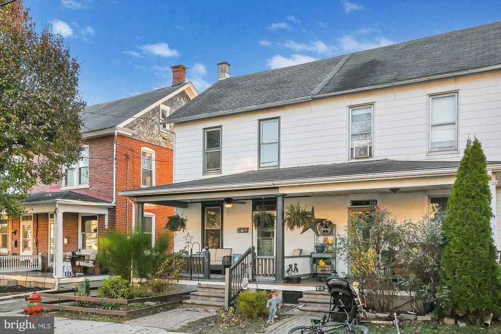 Photo of 128 N LIBERTY ST, LITITZ, PA 17543 (MLS # PALA2027918)