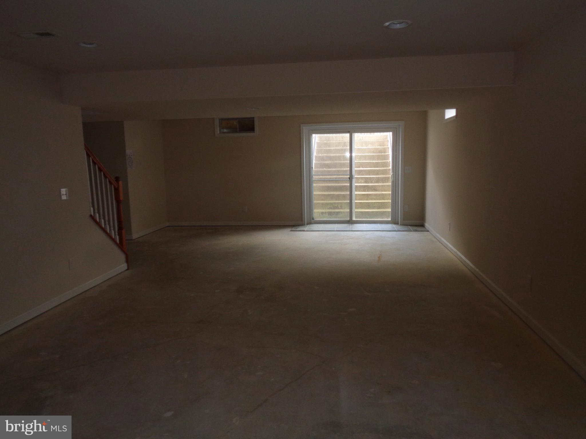 ENGLAND RUN NORTH - Residential Lease