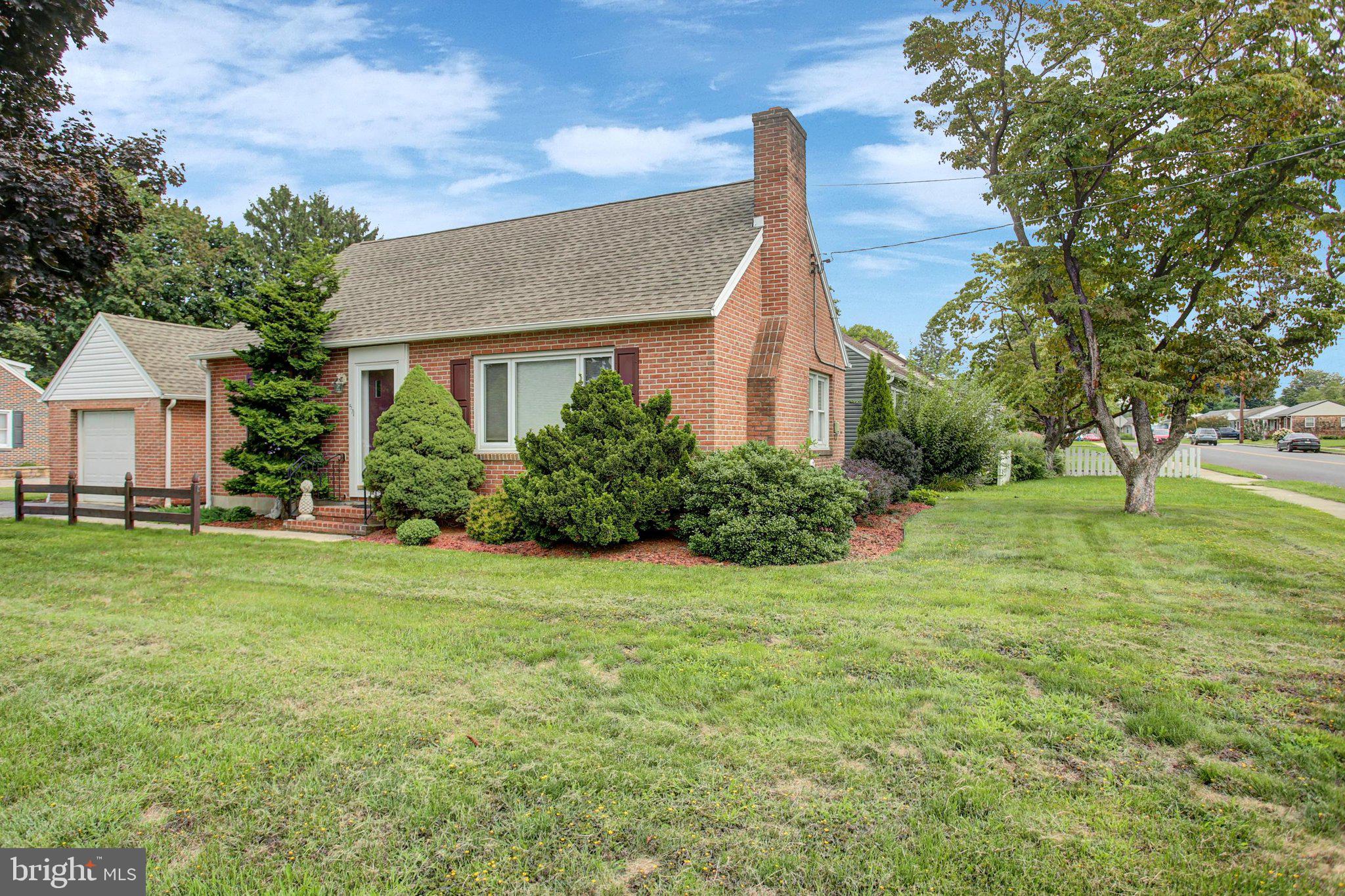 571 HIGHLAND AVENUE