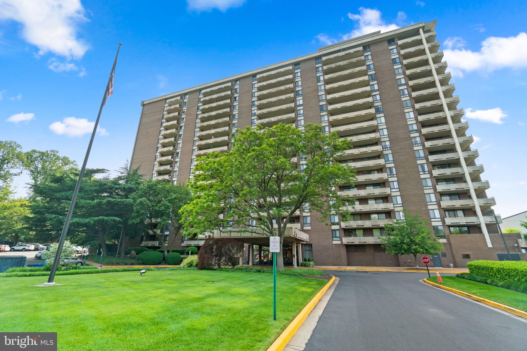 1800 OLD MEADOW ROAD 1512 - 1513