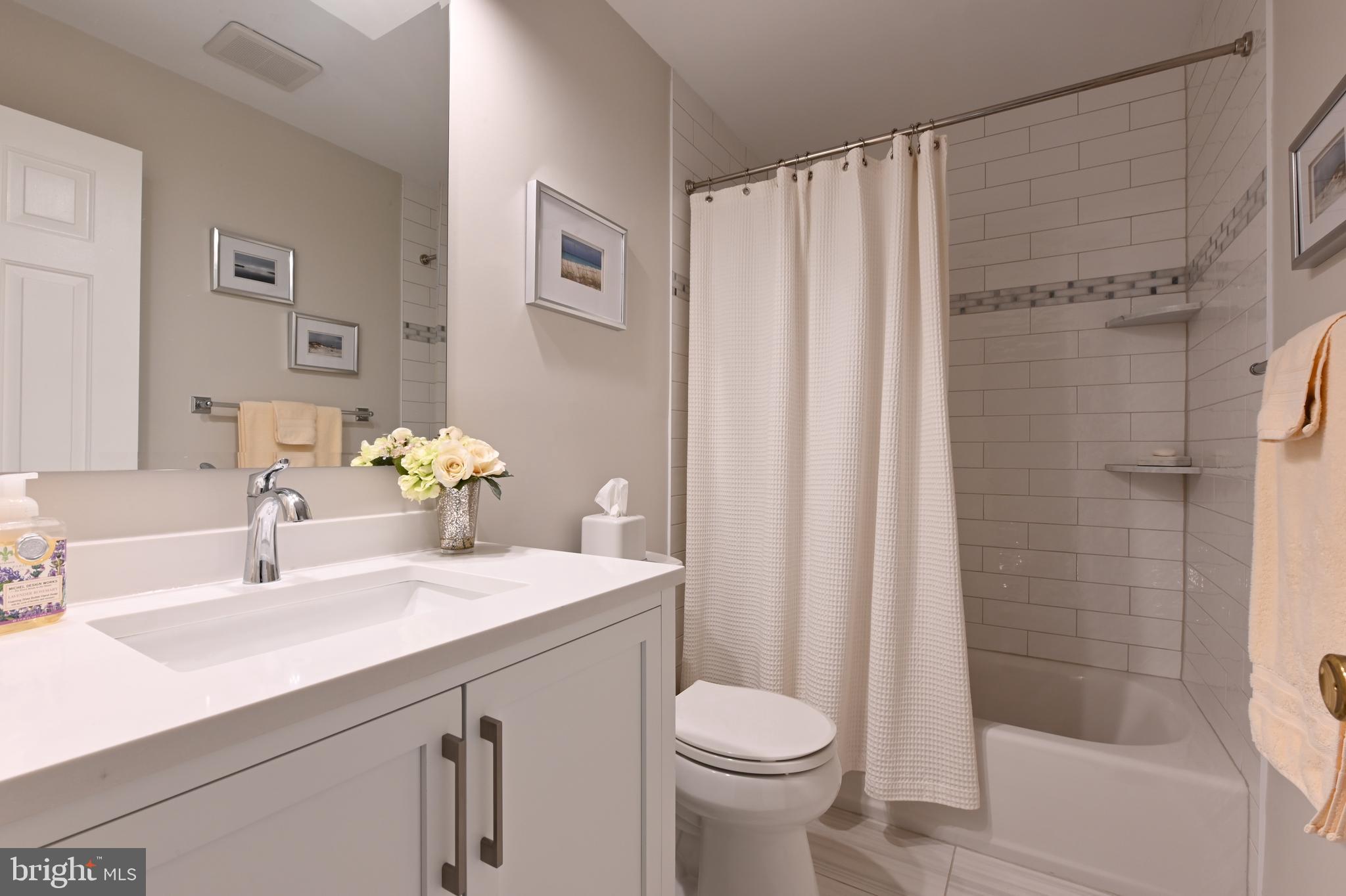 SYLVAN VIEW ON MAGOTHY - Residential