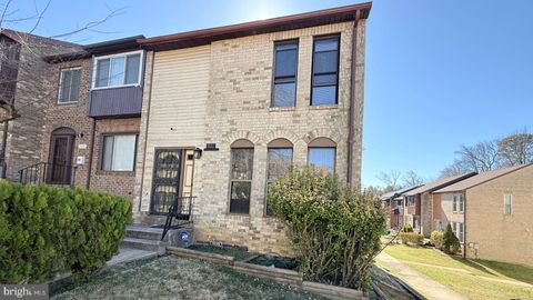 Townhouse For Sale - 7012 Cipriano Woods Court<br/> LANHAM, MD 20706