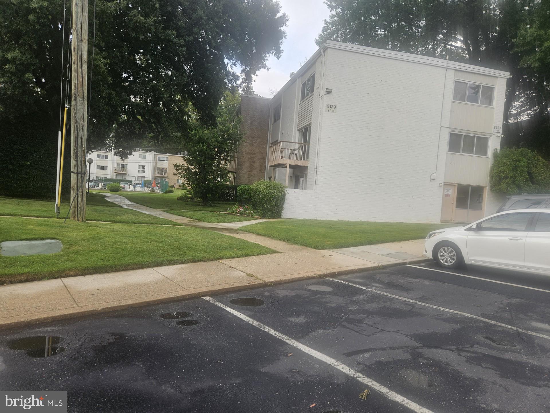 3129 UNIVERSITY BOULEVARD W 3129