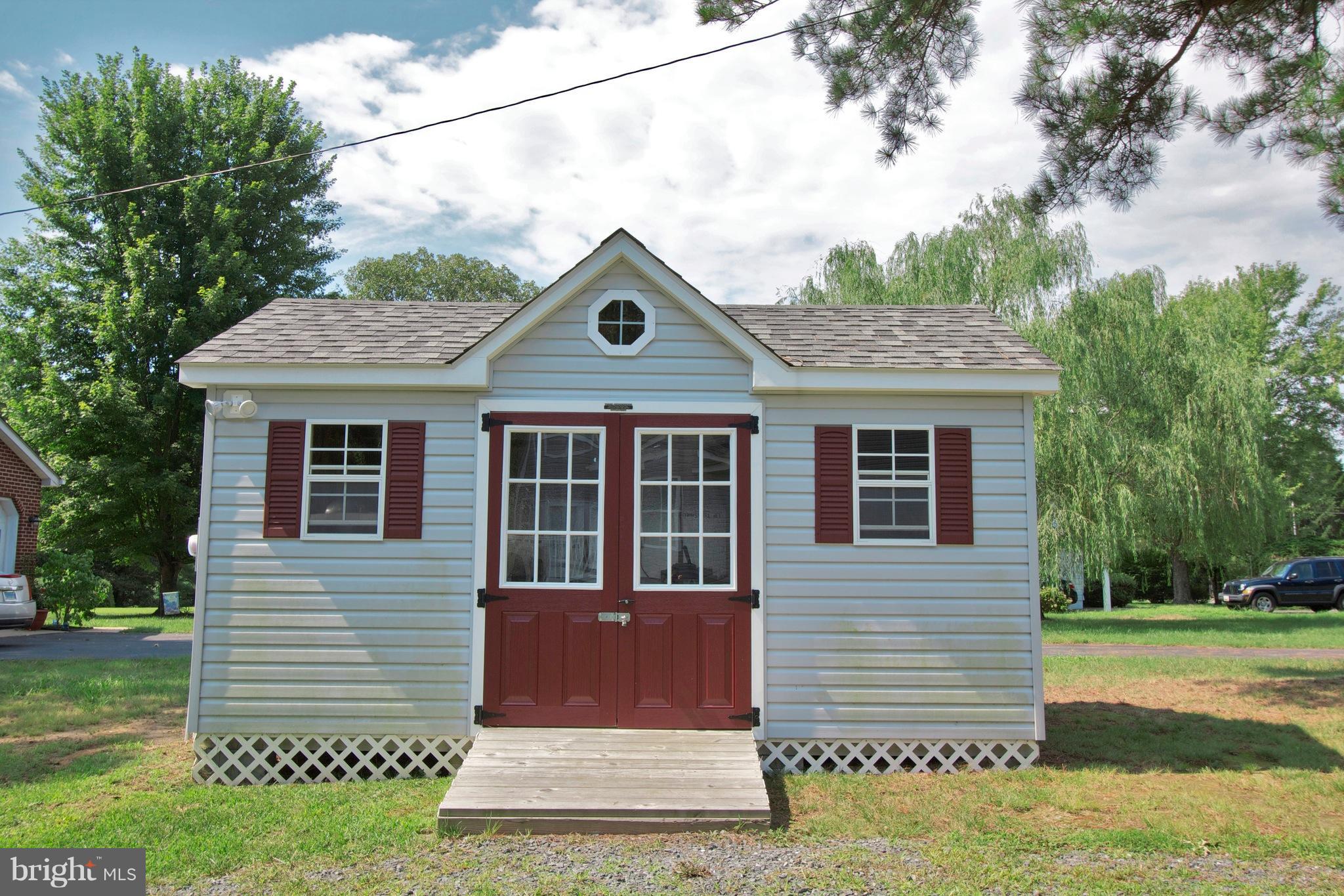 BATTLE CREEK WATERFRONT - Residential
