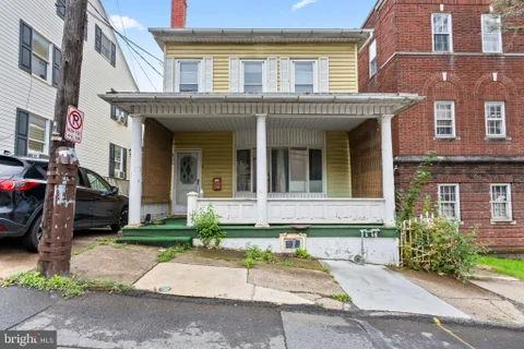 826 E Race Street, Shamokin, PA 17872 - #: PANU2003662