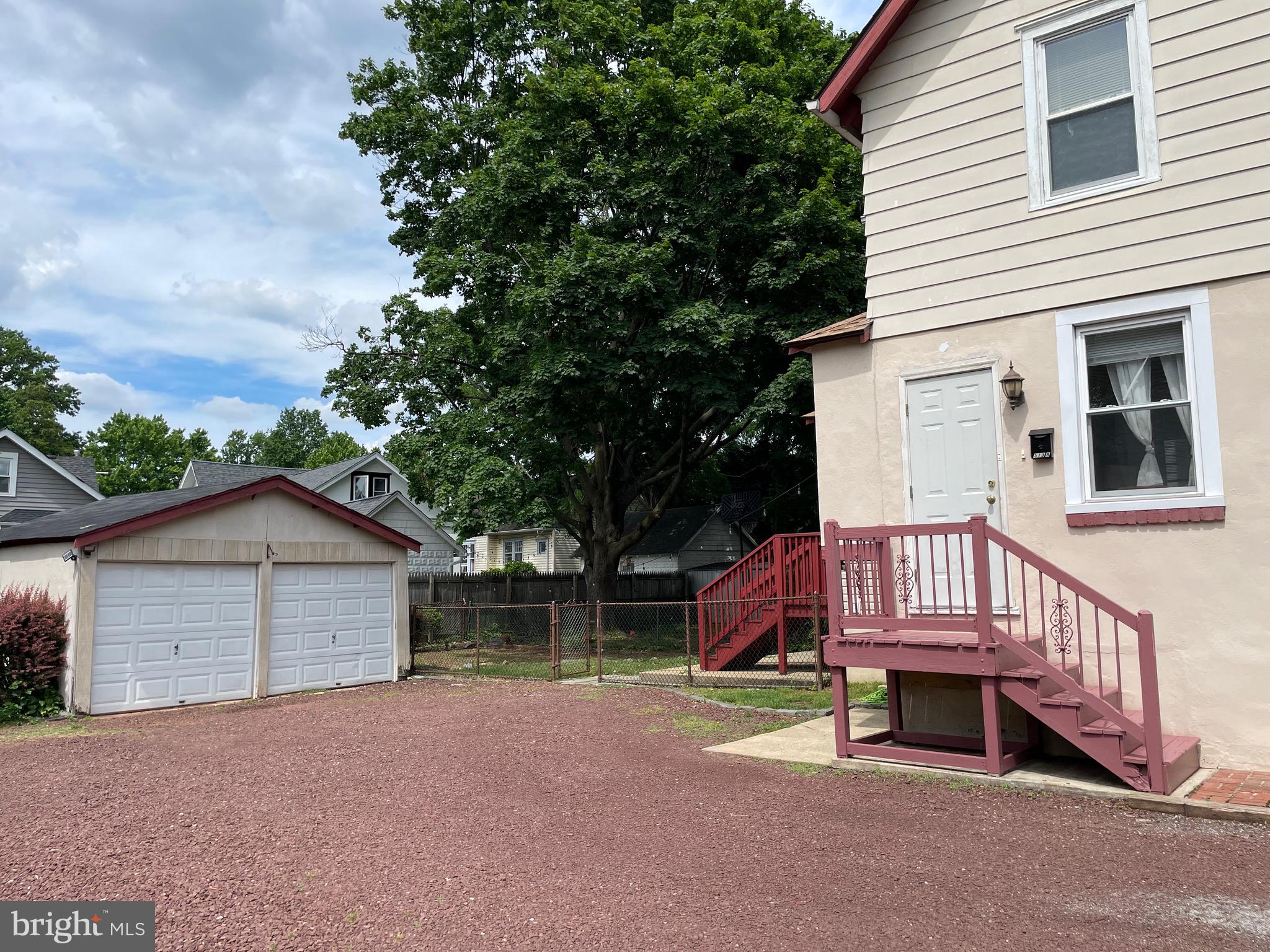 513 JESSAMINE 2