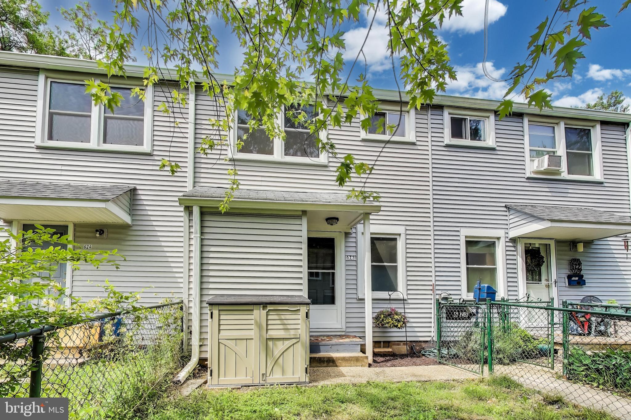 6 PLATEAU PLACE Z3