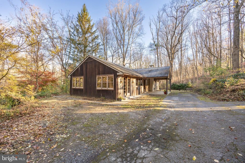 Photo of 22 Bertolet School Road, SPRING CITY, PA 19475 (MLS # PACT2113388)