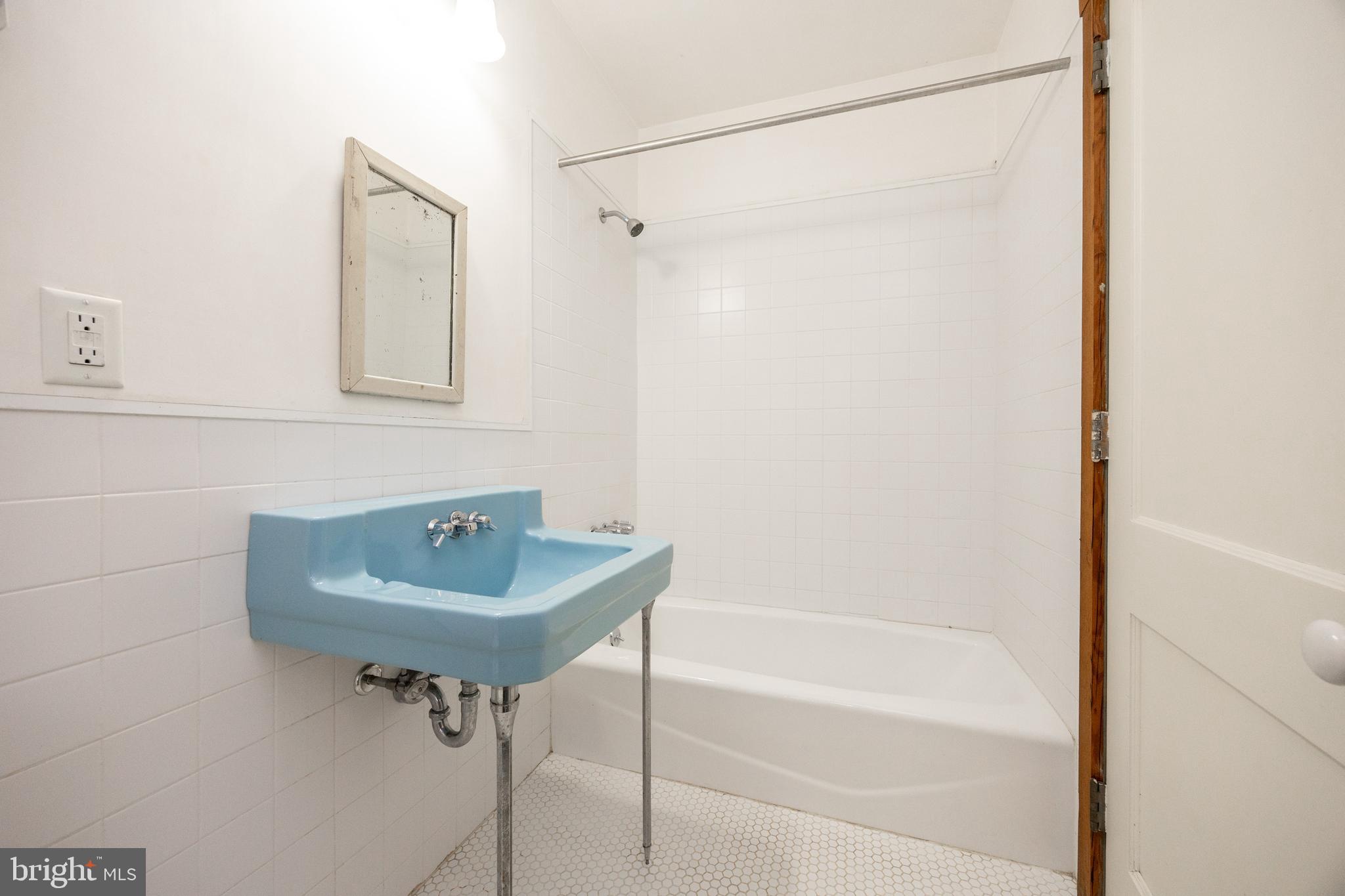 VALLEY FORGE MTN - Residential Lease