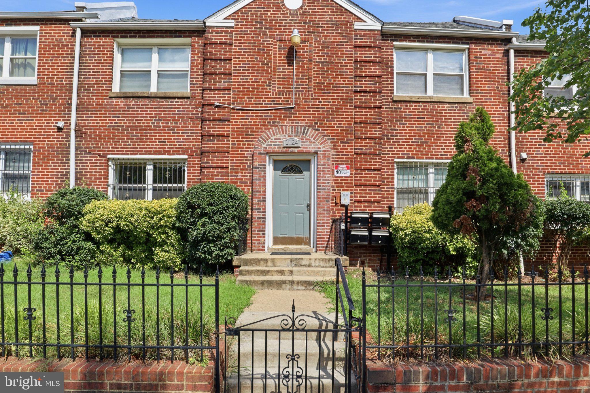 1724 CAPITOL AVENUE NE