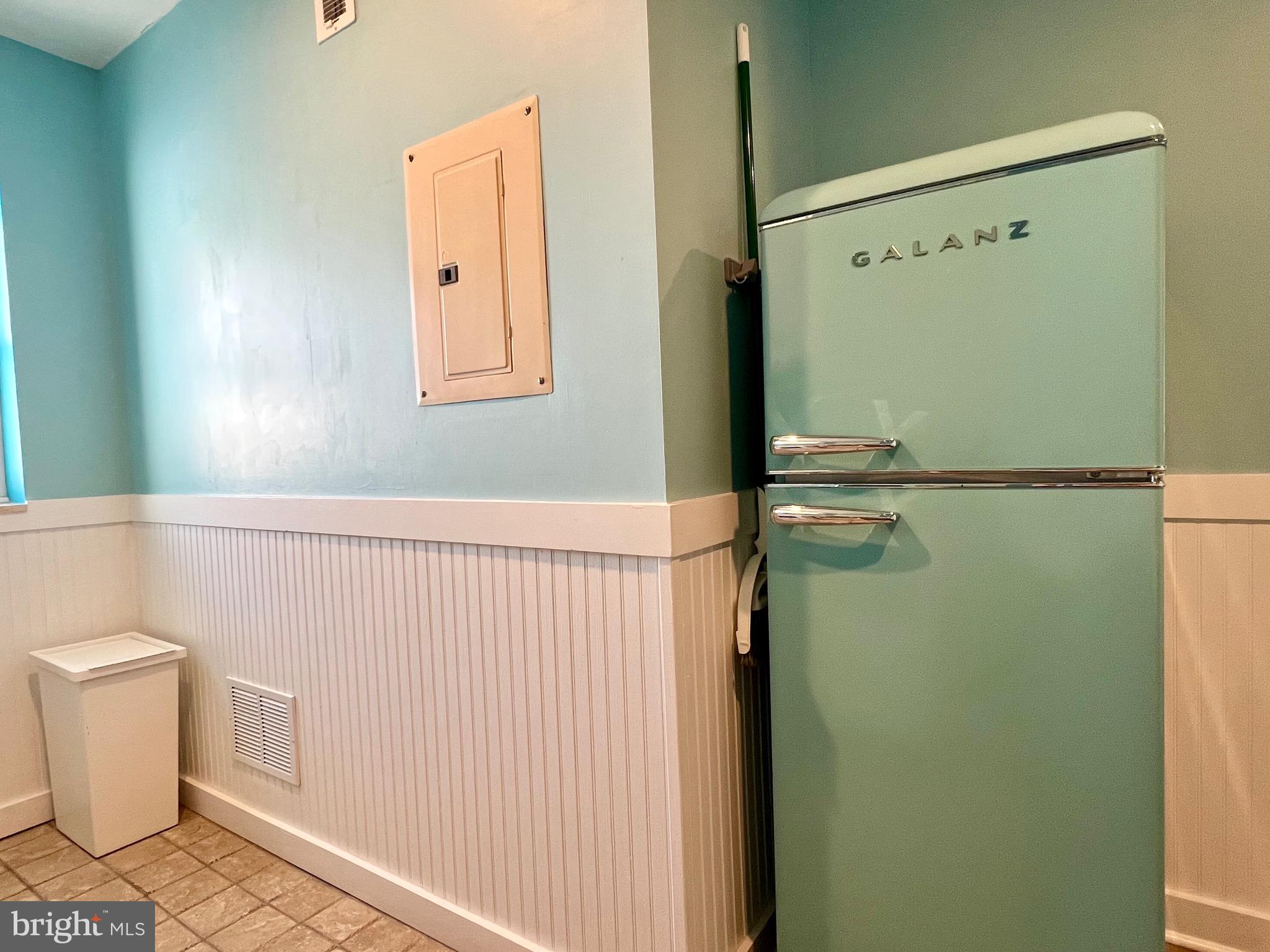 415 E ATLANTA AVENUE 208