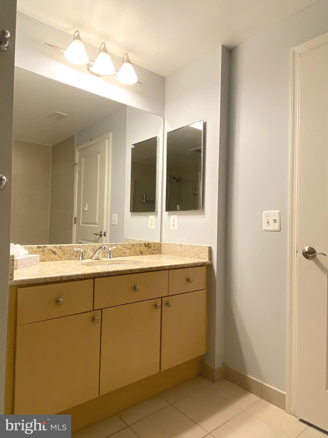 MIDTOWN AT RESTON TOWN CENTER - Residential Lease