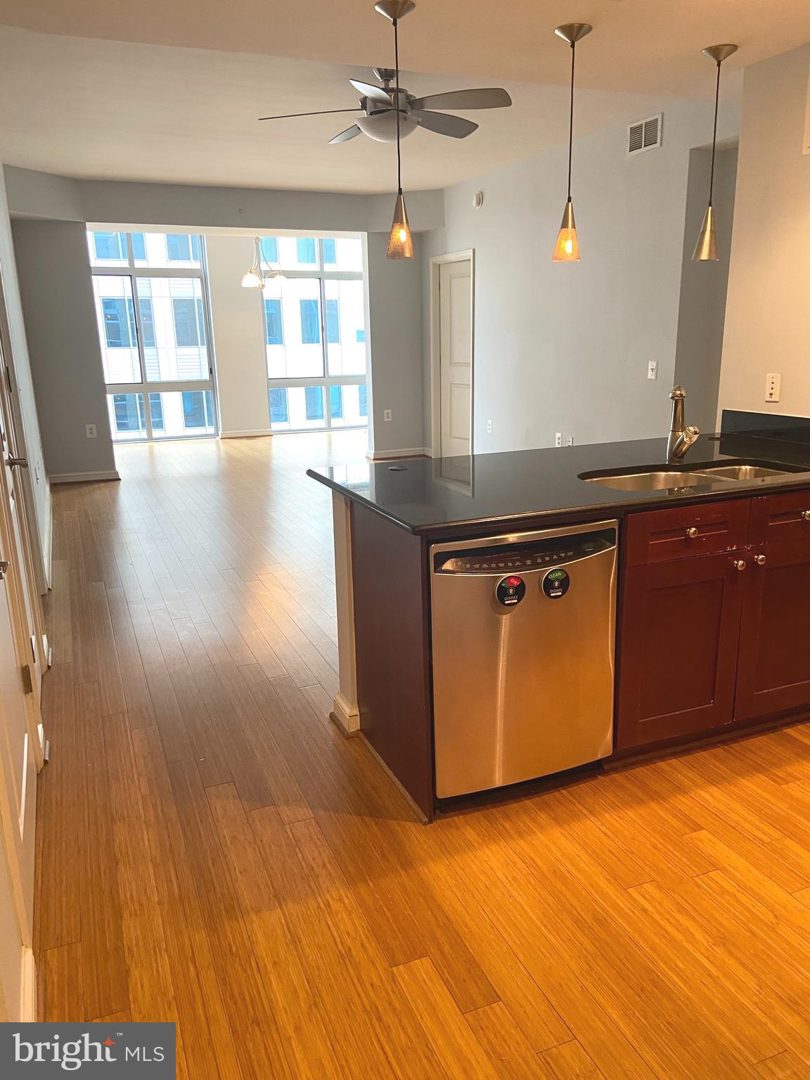 MIDTOWN AT RESTON TOWN CENTER - Residential Lease