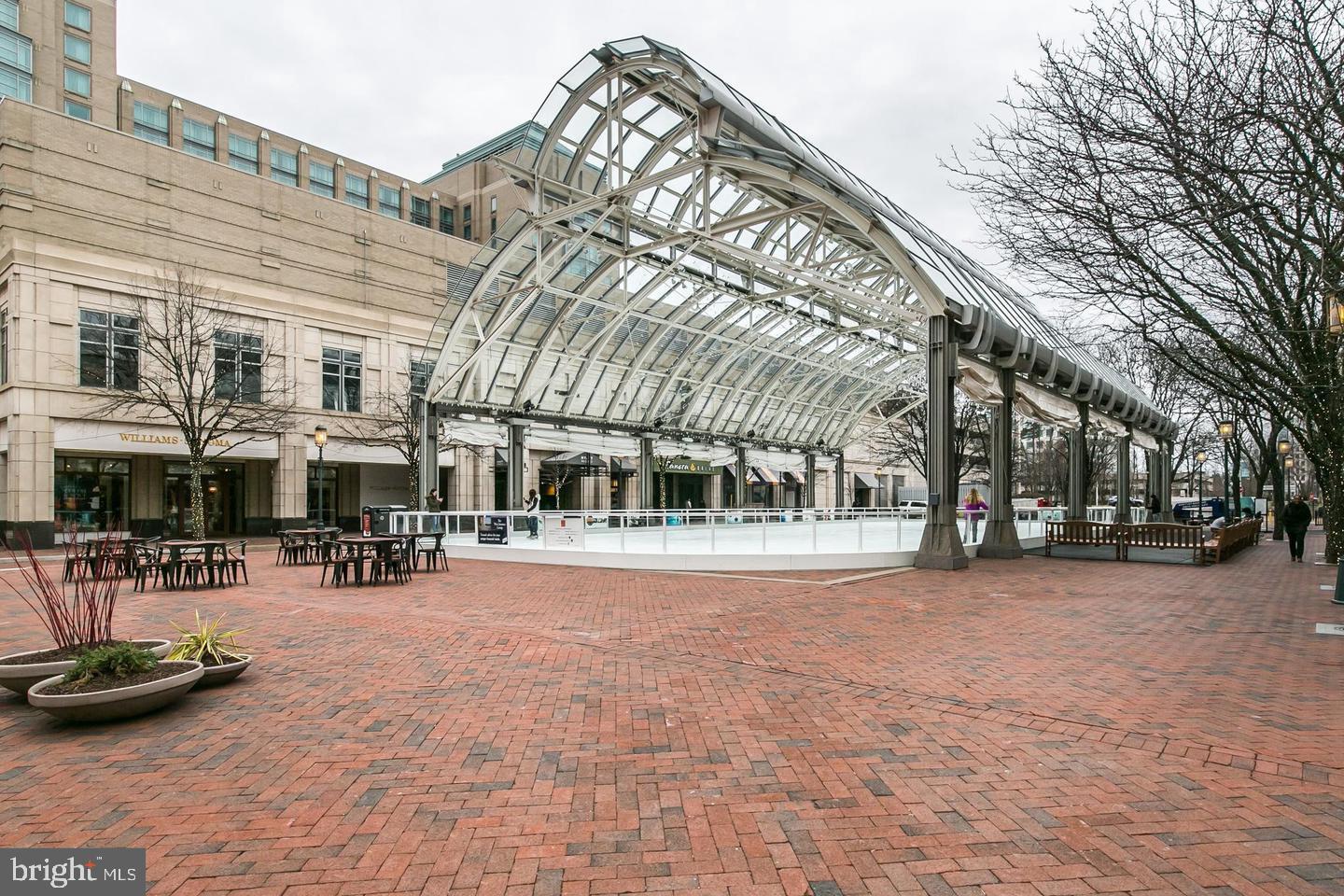 MIDTOWN AT RESTON TOWN CENTER - Residential Lease