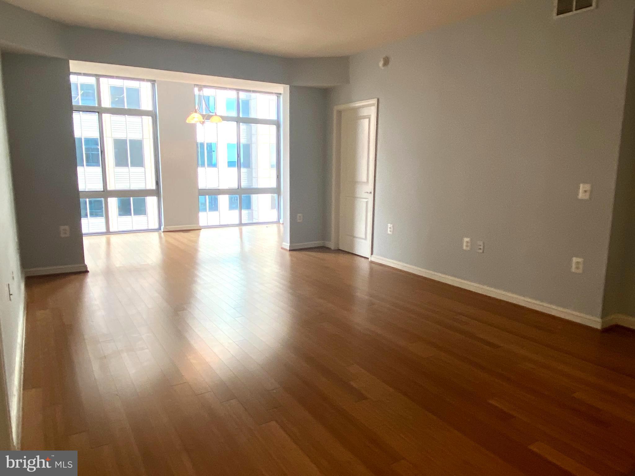 MIDTOWN AT RESTON TOWN CENTER - Residential Lease