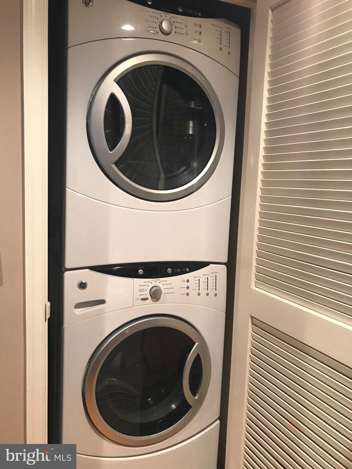 MIDTOWN AT RESTON TOWN CENTER - Residential Lease