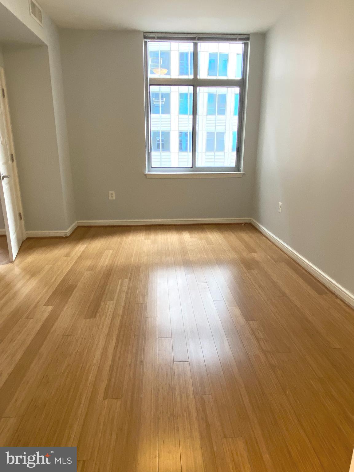 MIDTOWN AT RESTON TOWN CENTER - Residential Lease