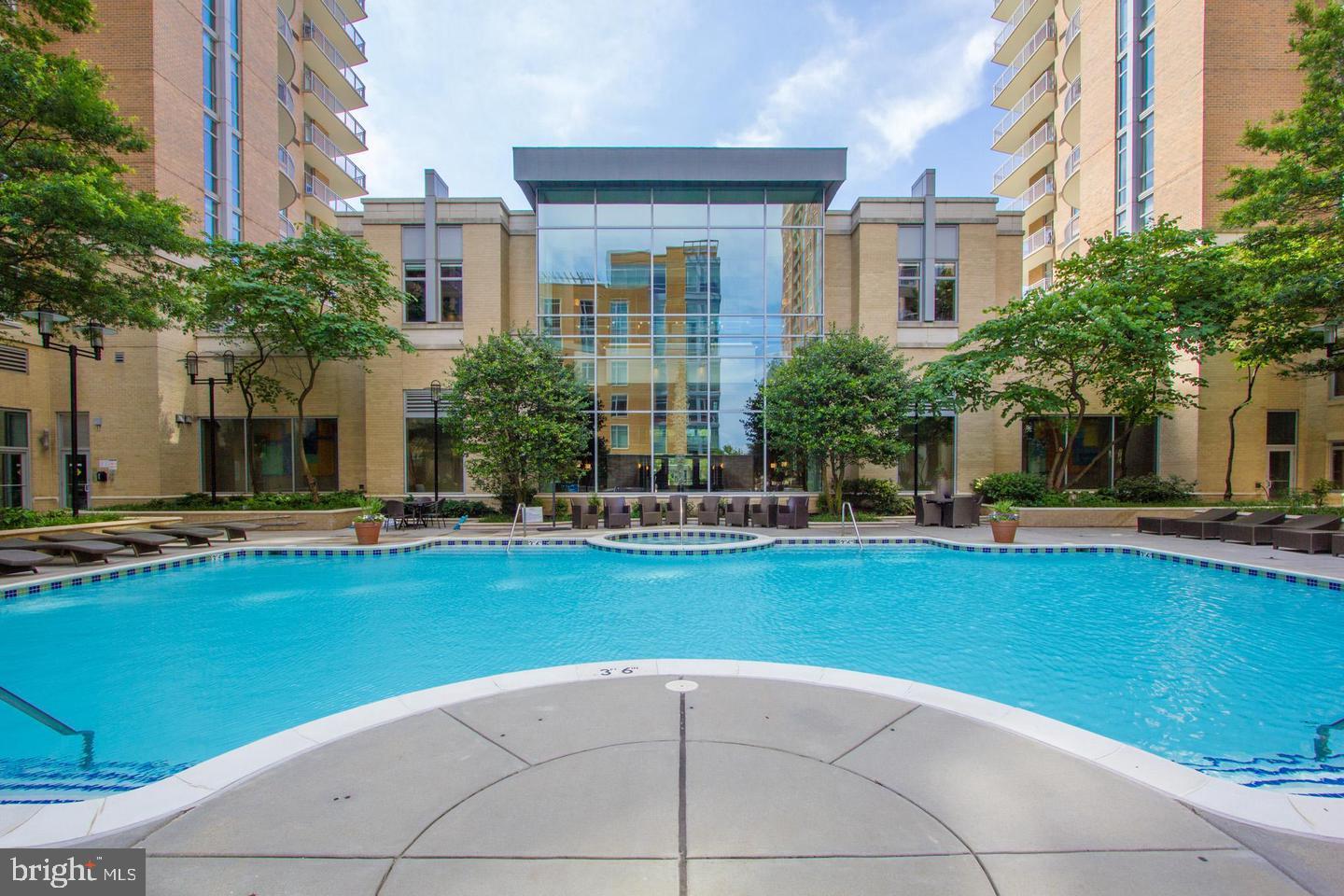MIDTOWN AT RESTON TOWN CENTER - Residential Lease