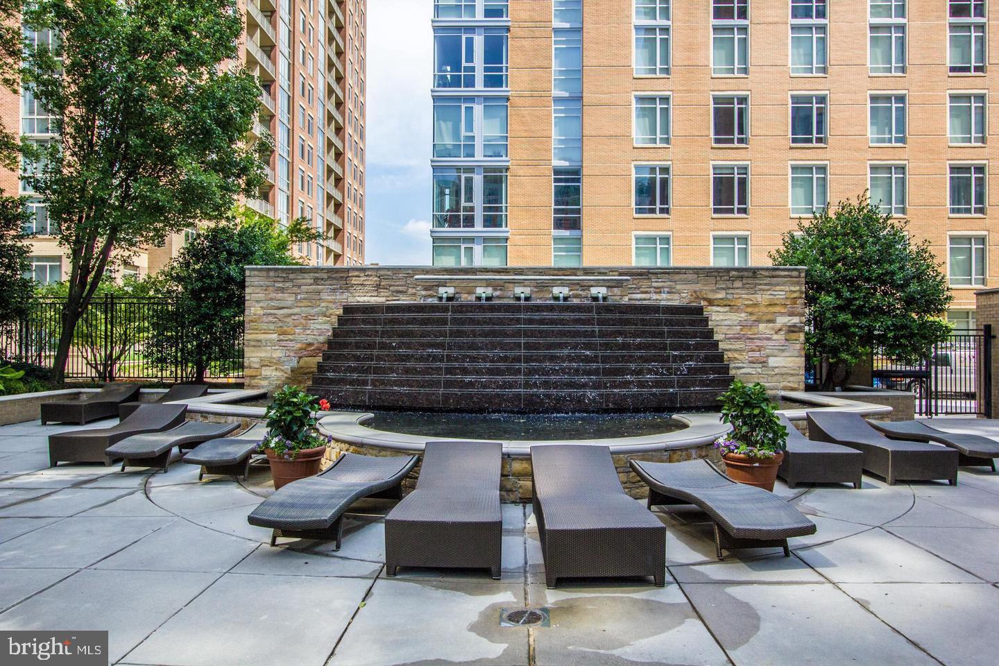 MIDTOWN AT RESTON TOWN CENTER - Residential Lease