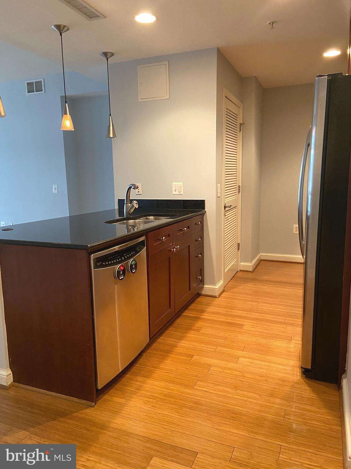 MIDTOWN AT RESTON TOWN CENTER - Residential Lease