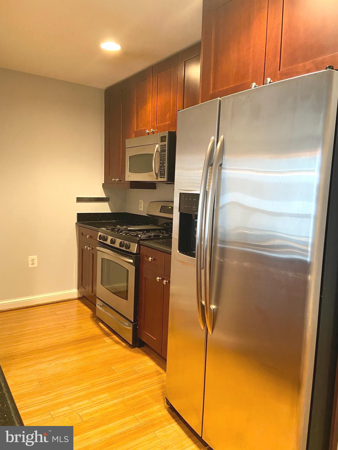 MIDTOWN AT RESTON TOWN CENTER - Residential Lease