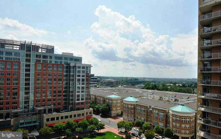 MIDTOWN AT RESTON TOWN CENTER - Residential Lease