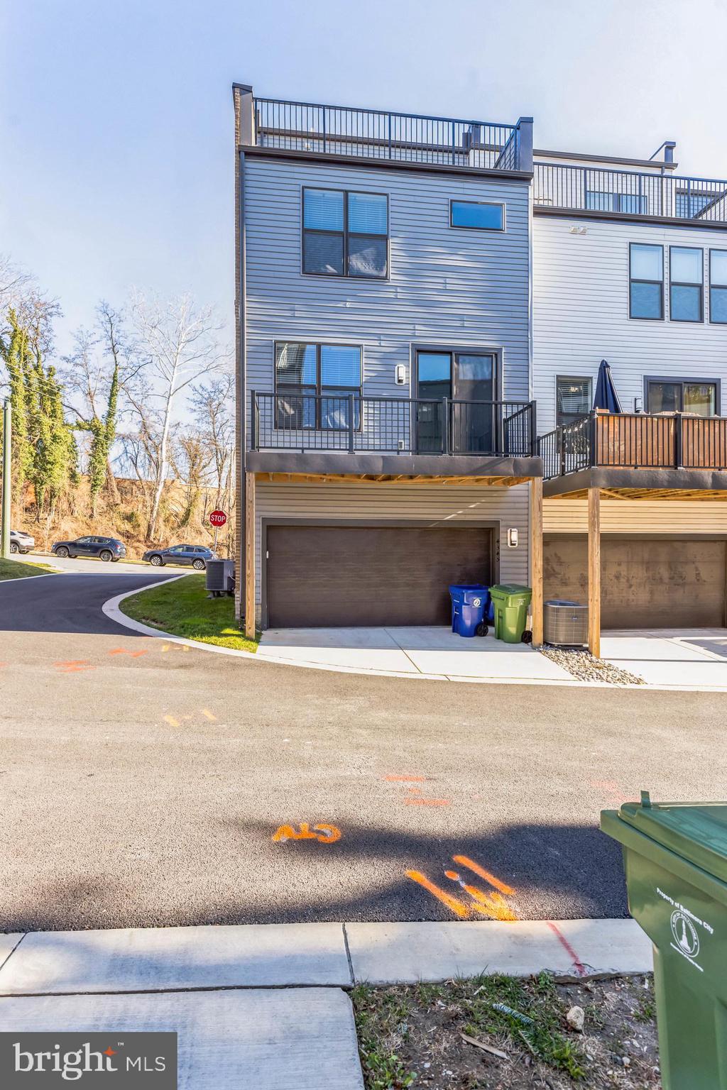 MEDFIELD - Residential