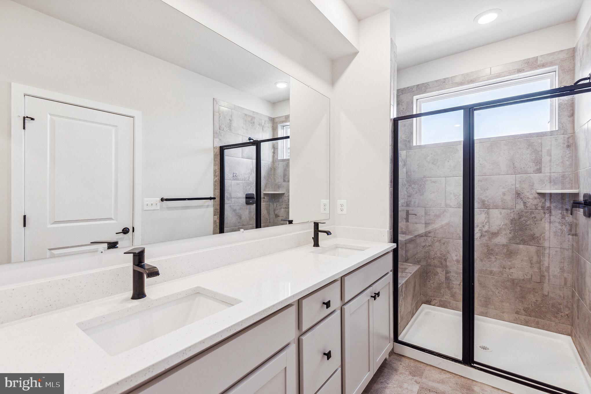 MEDFIELD - Residential