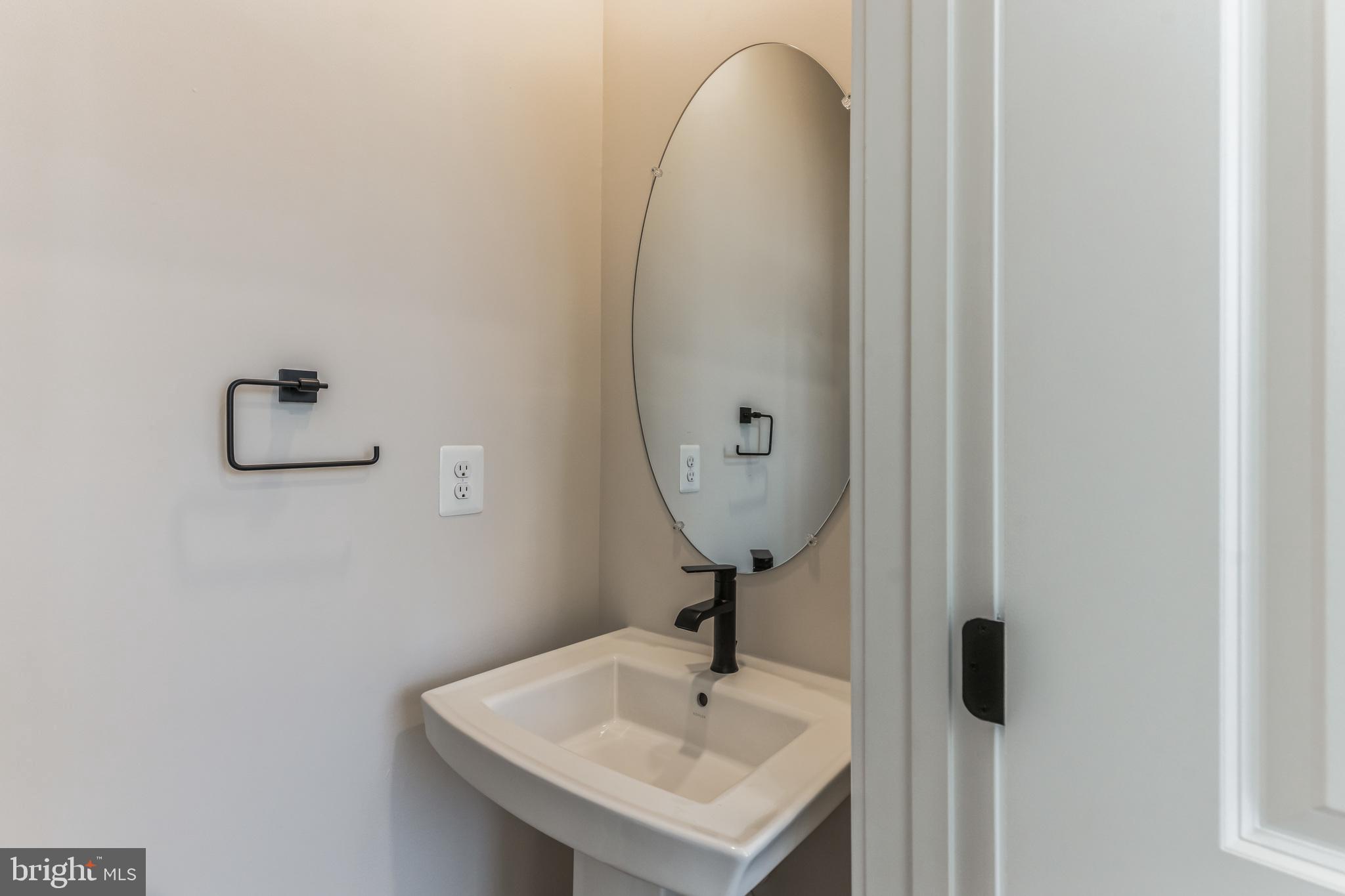 MEDFIELD - Residential