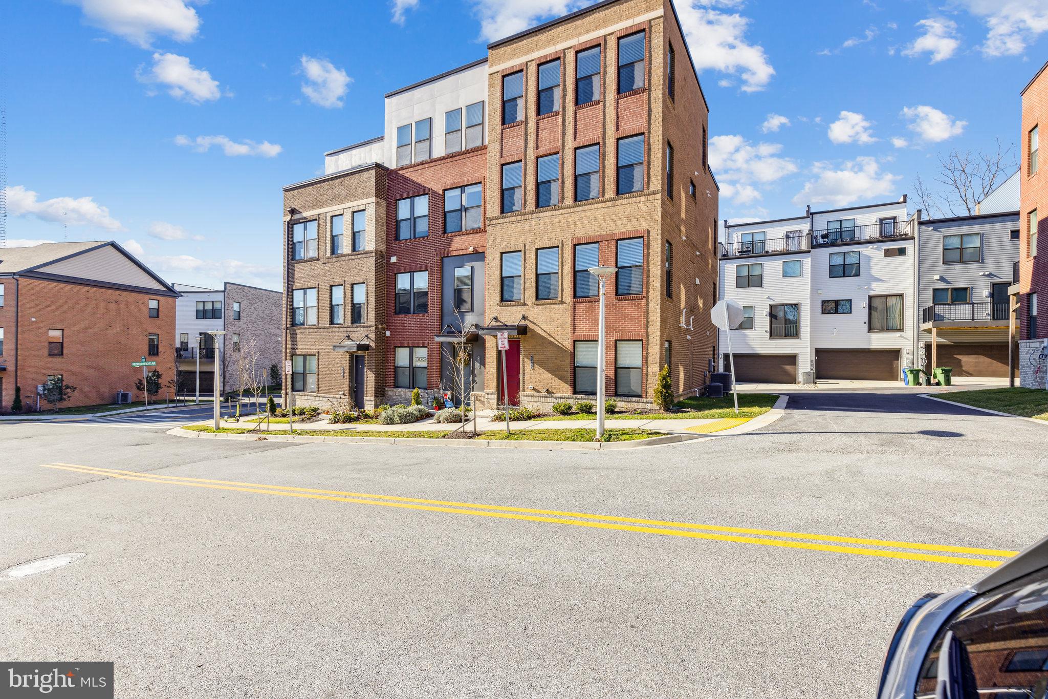 MEDFIELD - Residential