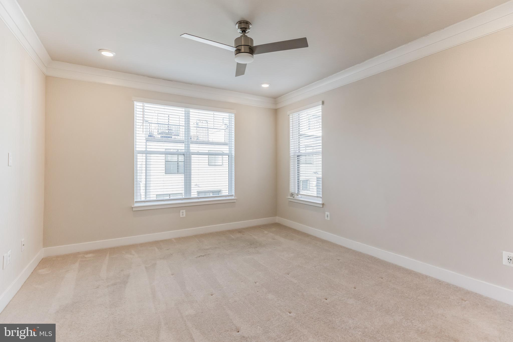 MEDFIELD - Residential