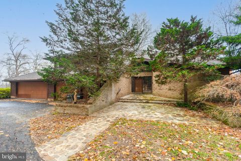 6 CHRIS ELIOT COURT COCKEYSVILLE MD 21030